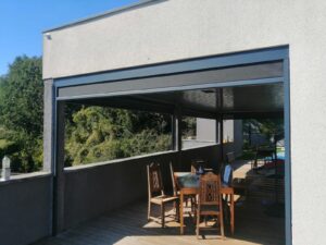 Store-vertical-Espalis-anti-vent