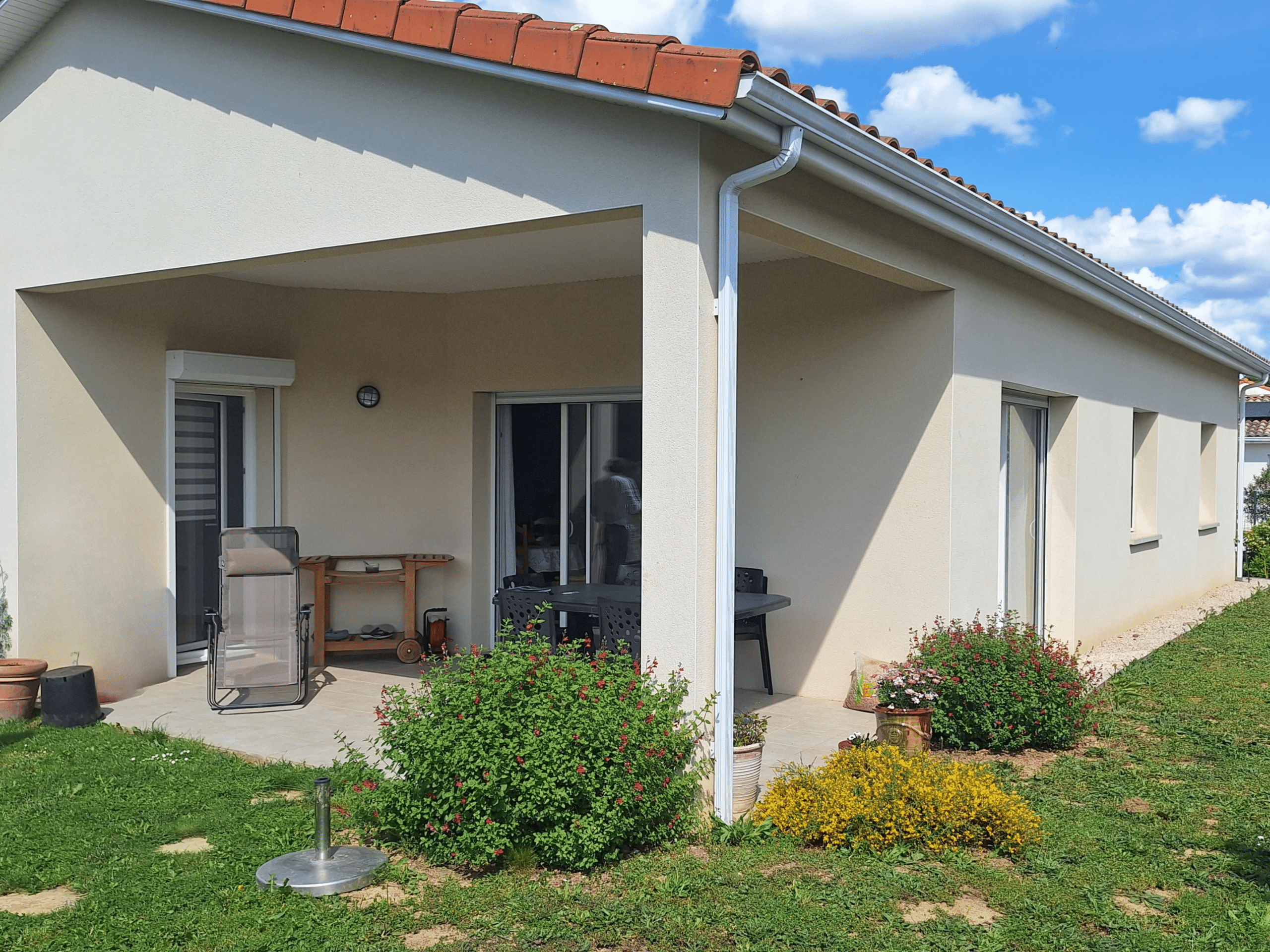 Avant la pose du store vertical