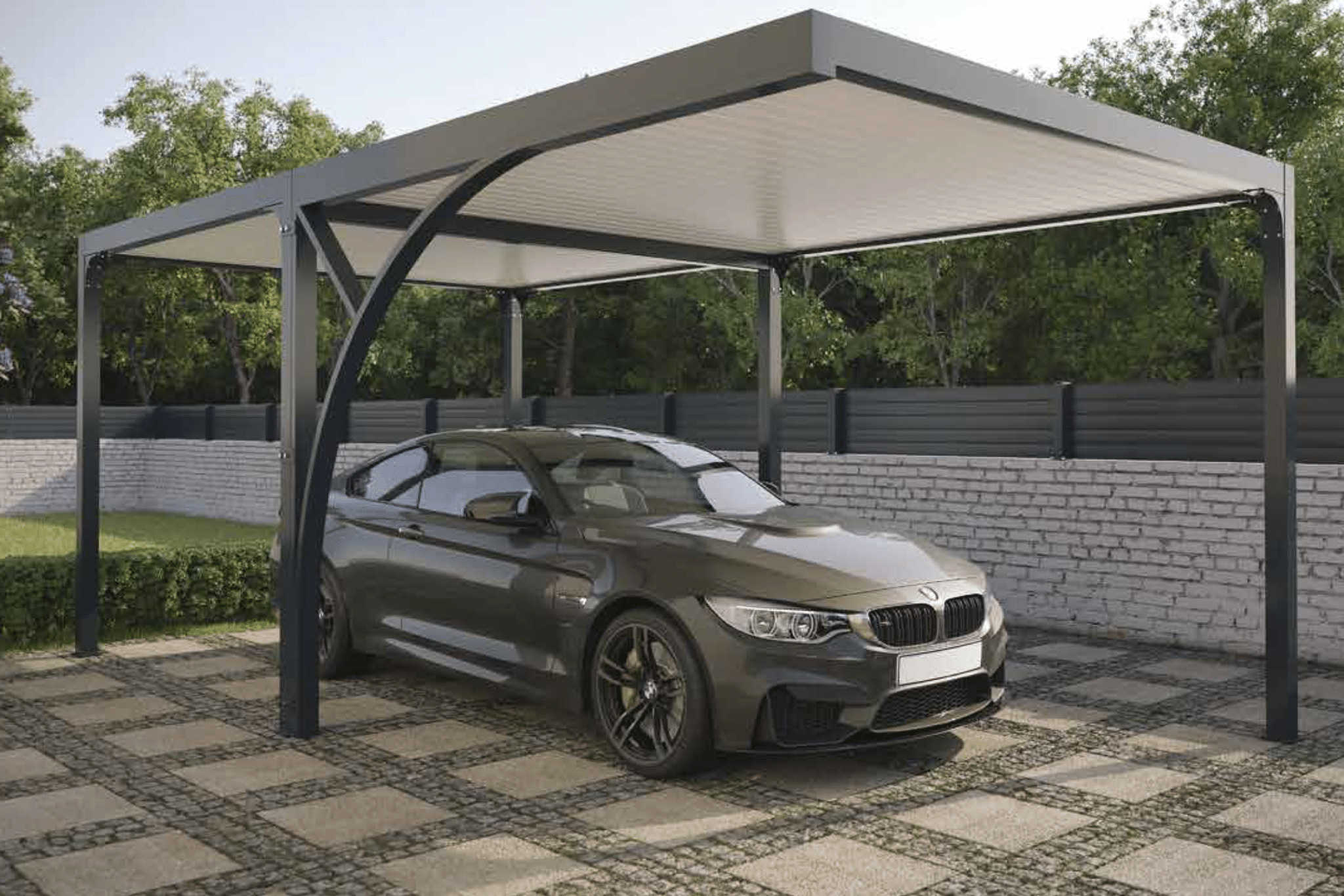 Carport en aluminium gris foncé abritant une voiture de sport sur une allée dallée moderne.